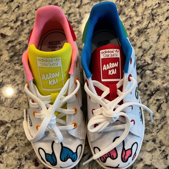 stan smith aaron kai